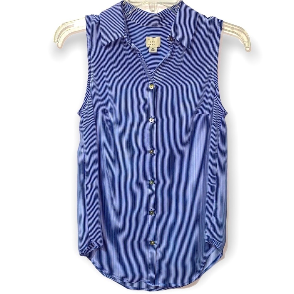 𝅺A New Day Sleeveless Button Up Blouse Blue & White Vertical Stripes NWOT